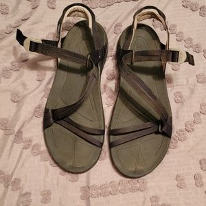 Teva sirra sport sandal size 8
